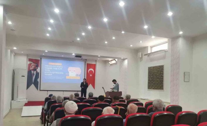 FÜ öğrencileri yaşlılarla buluştu