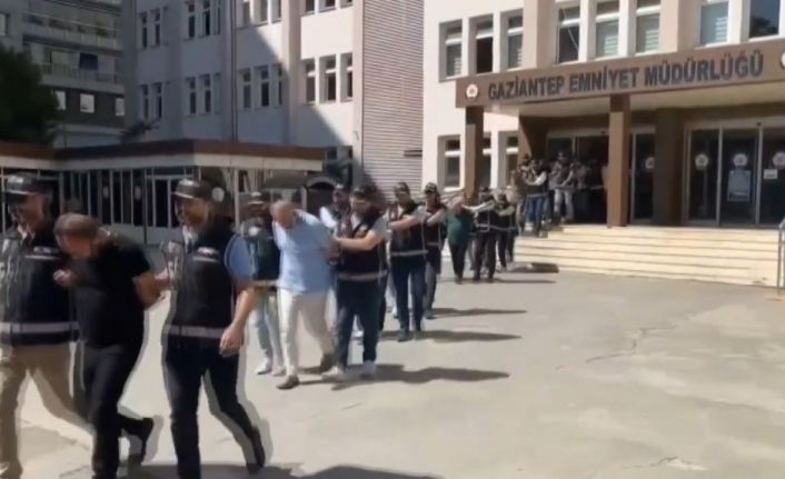 Gaziantep merkezli 3 ilde kamuyu 13 milyon TL zarara uğratan şahıslara operasyon: 13 gözaltı
