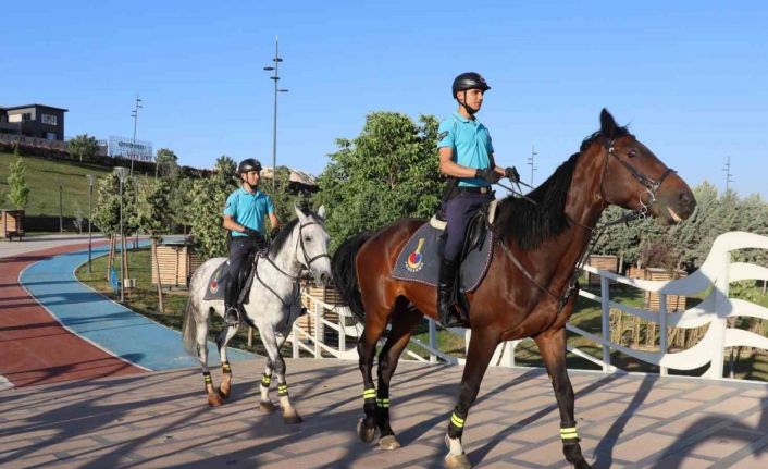 Gaziantep’te atlı jandarma birlikleri görev başında