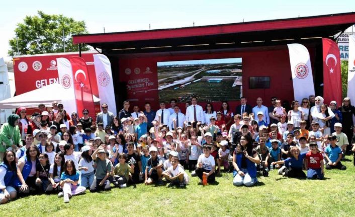 ‘Geleneksel Oyun Tırı’ Söğüt’te çocuklarla buluştu