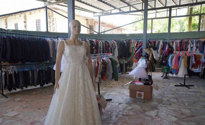 Gezici mağaza kırsalda yüzleri güldürdü