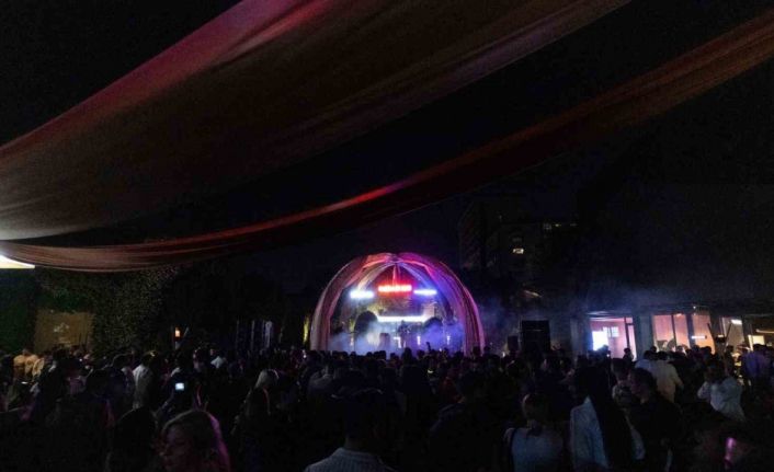 Glass Beams Espressolab Roastery’de sahne aldı