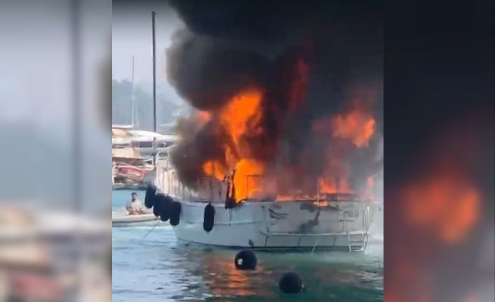 Göcek’te tekne alev alev yandı