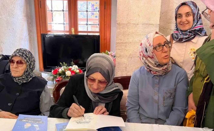 Gönüllülüğe adanmış bir ömür kitap oldu: Dr. Gülsen Ataseven’in hikayesi okuyucuyla buluştu