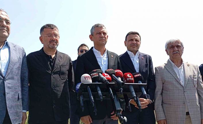 Görevden uzaklaştırılan İBB Başkanı Ekrem İmamoğlu’nun duruşması sonrası Özgür Özel açıklama yaptı