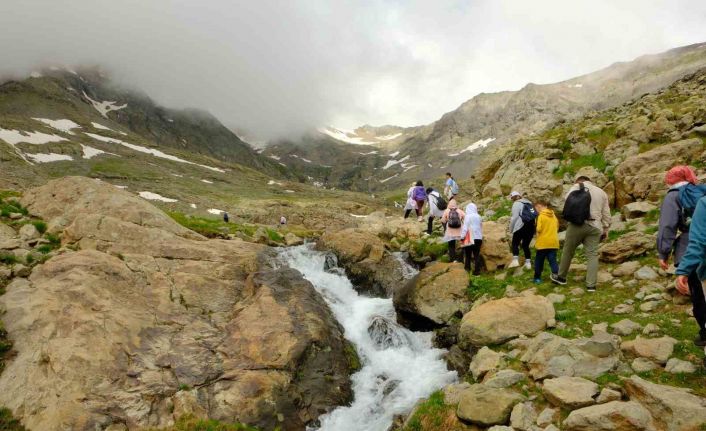 Gümüşhane’nin Artabel Gölleri’nden nefes kesen manzaralar