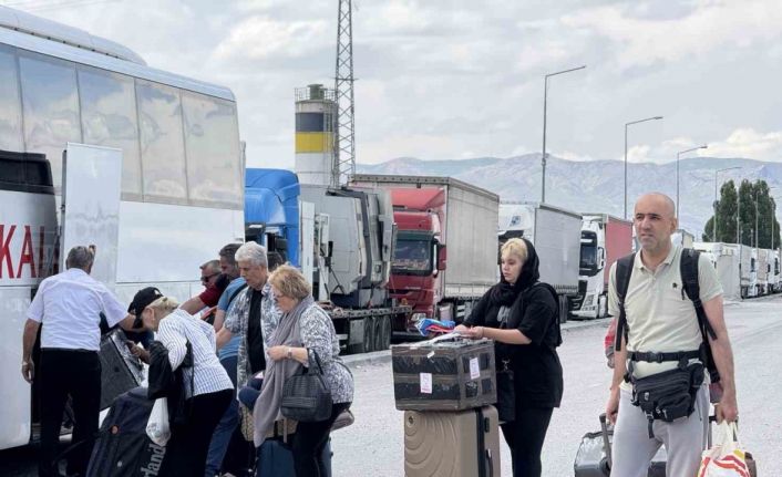 Gürbulak Sınır Kapısı’nda hava sahası etkisi: Karayolu tercih ediliyor