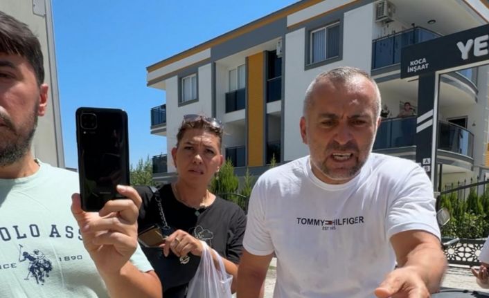 Habere giden gazeteciler haber oldu: Polisin gözü önünde gazeteciler gaspa uğradı