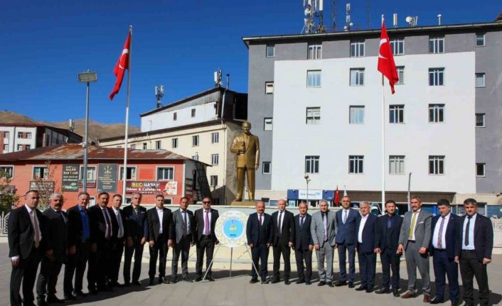 Hakkari’deki muhtarlardan ekmek zammına tepki