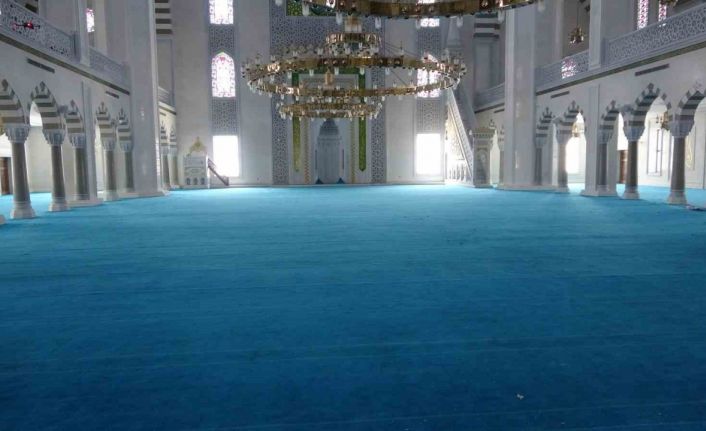 Halılar serildi, artık açılışa hazır