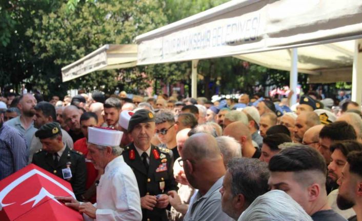 Hayatını kaybeden astsubay İzmir’de son yolculuğuna uğurlandı