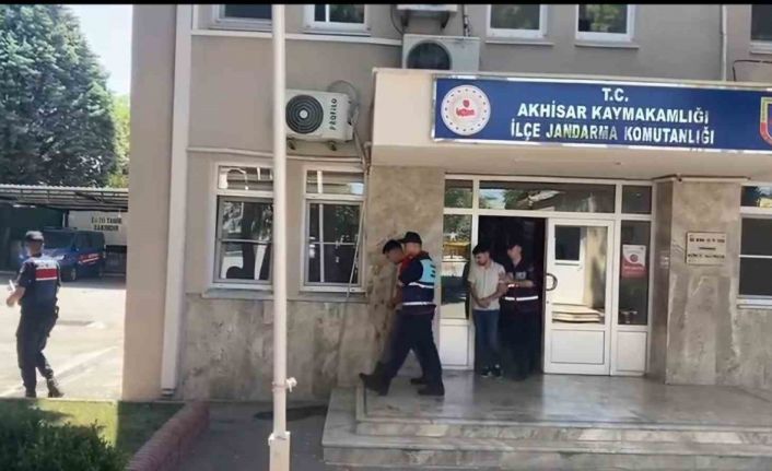 Hırsızlık şüphelileri jandarmadan kaçamadı