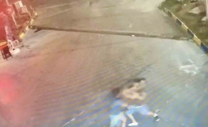 İki paket sigara için kasiyeri bıçakladılar: O anlar kamerada