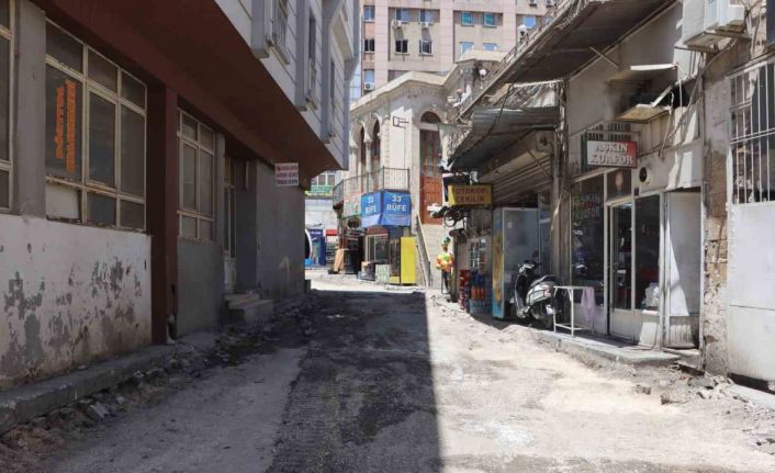 İki tarihi mekan arasındaki yol yenileniyor