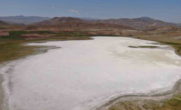 İklim değişikliği Van’daki Tuz Gölü’nü kuruttu