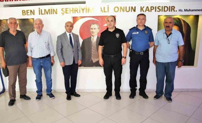 İl Emniyet Müdürü Yılmaz, emniyet personelinin annesinin cenazesine katıldı