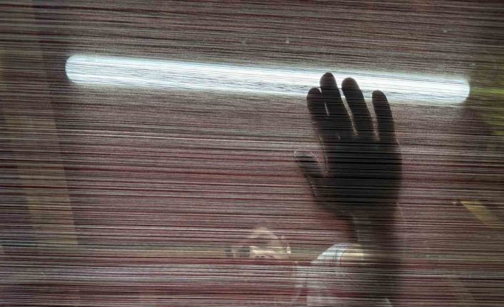 İlmek ilmek tarih: 182 yıllık miras sarayları renklendiriyor