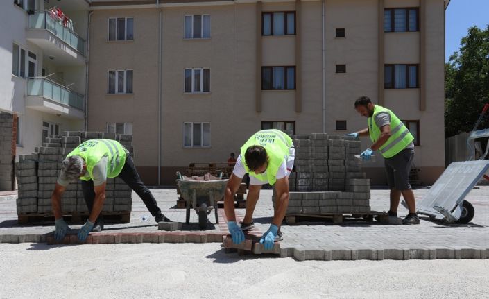 İnegöl’ün çıkmaz sokakları otoparka dönüşüyor