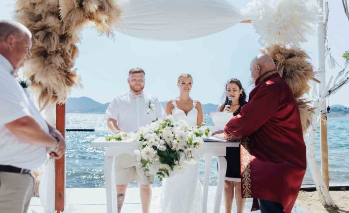 İngiliz çiftlerin gözdesi Marmaris: "Tatil, düğün ve ömür boyu hatıralar bir arada"