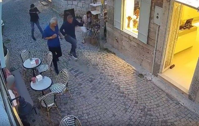 İş adamı Fatih Fil’e silahlı saldırı kamerada