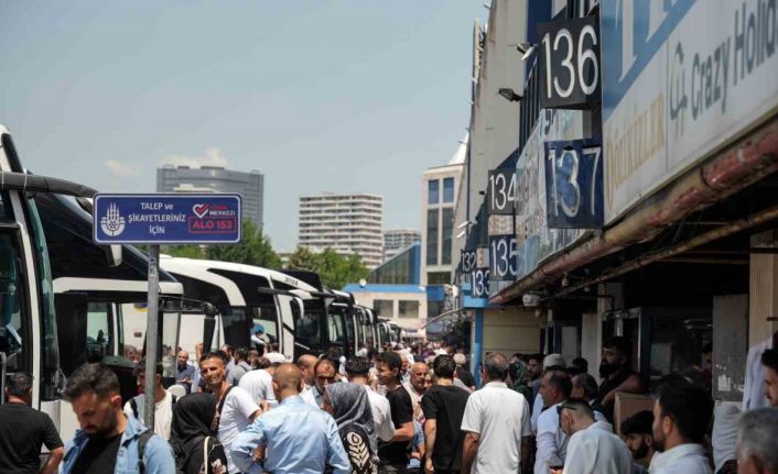 İstanbul Otogarı’nda bayram hareketliliği havadan görüntülendi