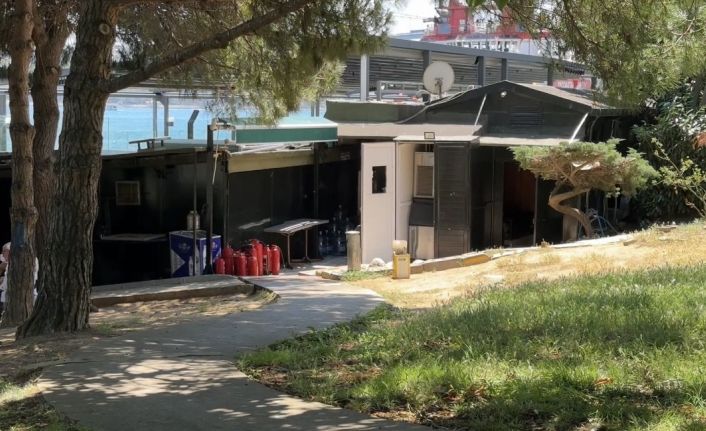 İtfaiye erlerinden yangın sonrası İstanbul Boğazı pozu