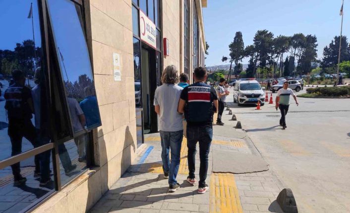 İzmir’de terör propagandacılarına operasyon: 5 gözaltı