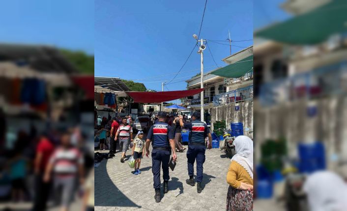 Jandarma pazaryerinde bilgilendirmede bulundu