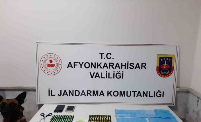 Jandarmadan zehir tacirlerine baskın: 2 gözaltı