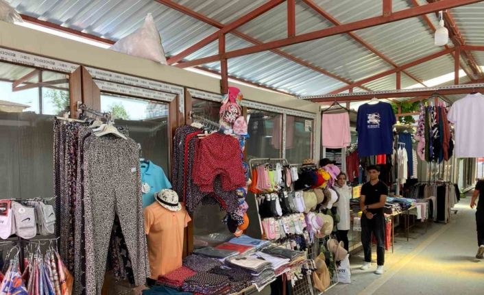 Kanalboyu esnaf çarşısı AVM’leri aratmıyor