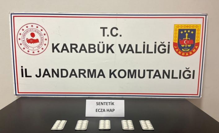 Karabük’te 50 adet sentetik ecza yakalandı