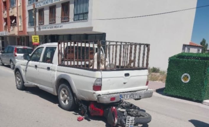 Karapınar’da motosiklet pikapa arkadan çarptı: 1 yaralı