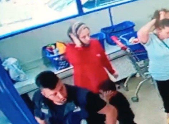 Karısıyla tartışan kadının başını defalarca yere vurdu, 2 kişiyi de darbetti