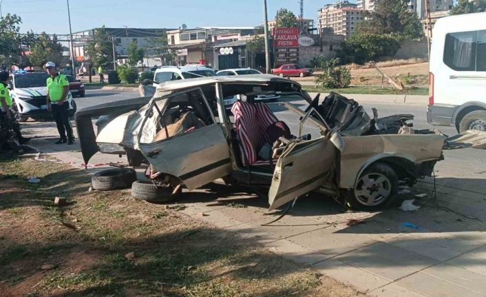 Karşı şeride savrulan Tofaş zincirleme kazaya neden oldu: 1’i ağır 10 yaralı