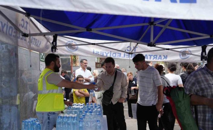 Kartal Belediyesi ekipleri, YKS heyecanında öğrencileri yalnız bırakmadı