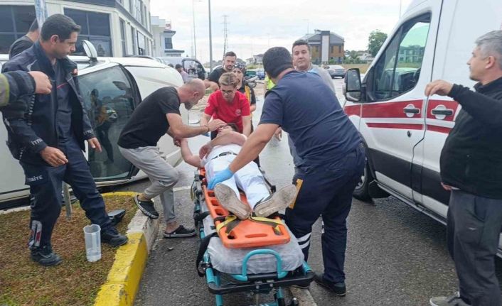 Kavşakta çarpıştığı otomobilin devrilmesine sebep oldu, sürücü 1.18 promil alkollü çıktı
