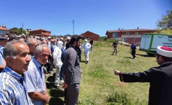 Kene sebebiyle hayatını kaybeden kadın son yolculuğuna uğurlandı