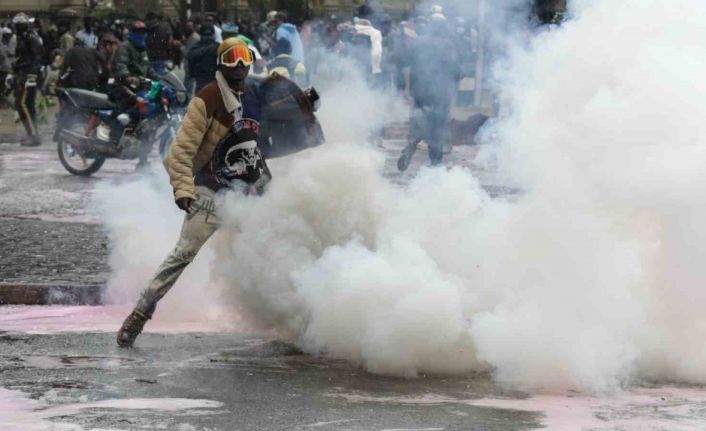 Kenya’da sokaklar karıştı: 56 yaralı