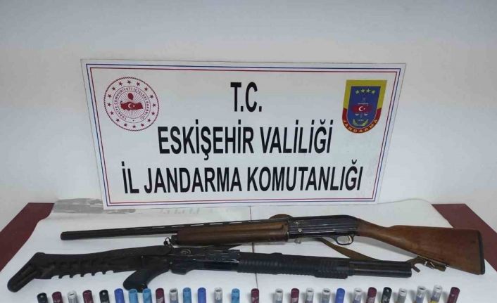 Kepçe ile kaçak kazı yapan 5 şüpheli suçüstü yakalandı