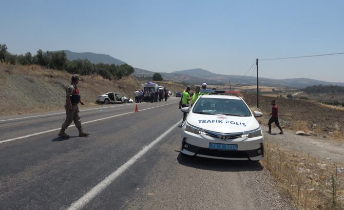 Kilis-Hatay  yolunda çift taraflı kaza: 8 yaralı
