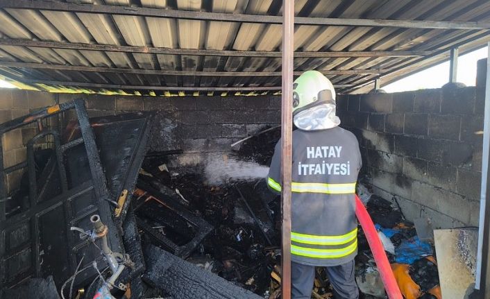 Kırıkhan’da odunluk yangını