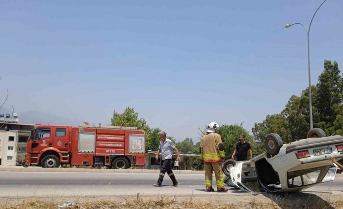 Kırıkhan’da ters dönen otomobildeki 2 kişi yaralandı