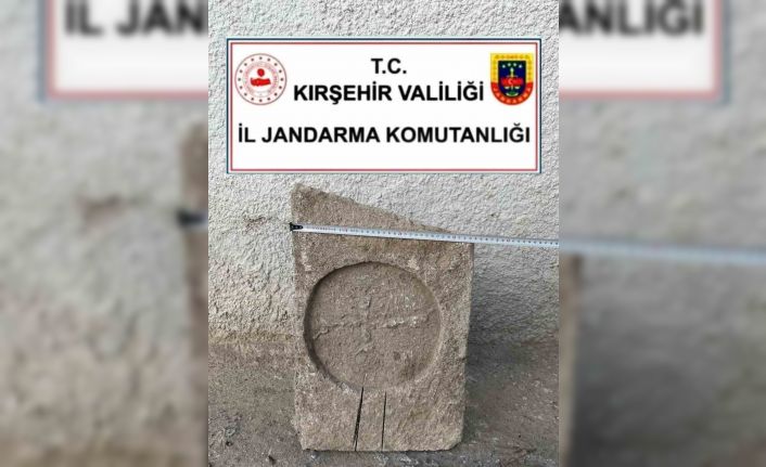 Kırşehir’de Bizans dönemine ait mezar steli ele geçirildi
