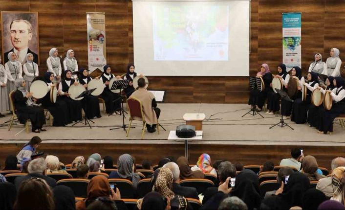 Kız Anadolu İmam Hatip Lisesinden ‘Ritmin İzinde İlahi Yolculuk’ adlı dini musiki konseri