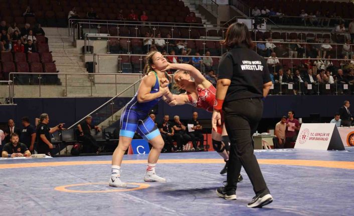 Kocaeli’de güreş heyecanı sürüyor