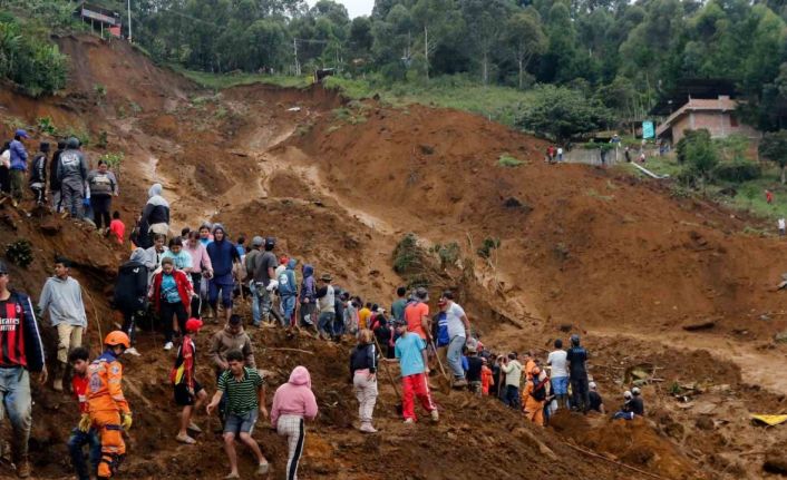 Kolombiya’da toprak kayması: 10 ölü, 15 yaralı