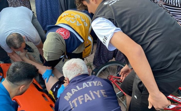 Kontrolden çıkan araç çocukların arasına daldı: 3 yaralı