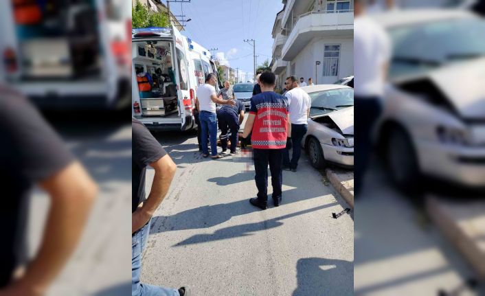 Kontrolden çıkan otomobil, elektrik direğine çarptı: 1 yaralı