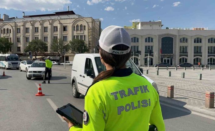 Konya’da trafik ekiplerinden YKS tedbirleri