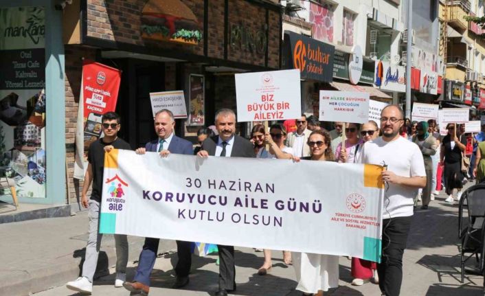 ’Koruyucu Aile Günü’ farkındalık yürüyüşü